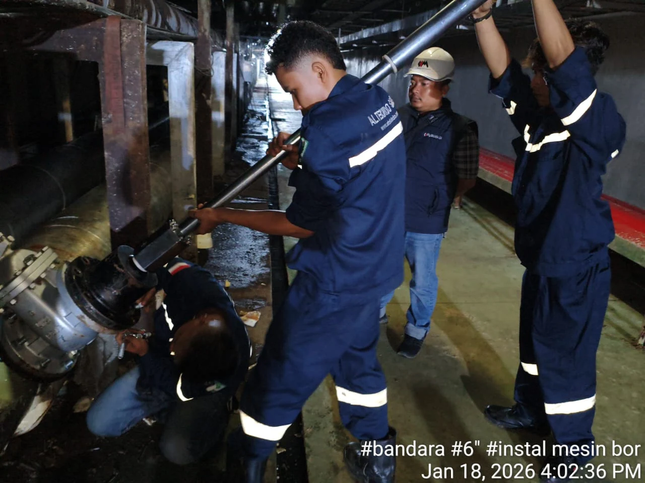 Dokumentasi aktivitas pekerjaan pada sistem perpipaan industri
